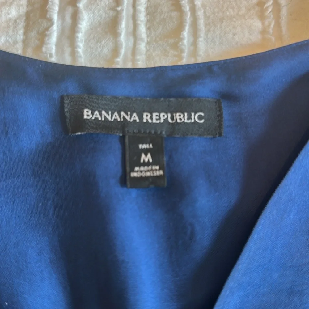 Banana Republic Medium Tall Satin Wrap Top Navy Sash Waist Puff sleeve